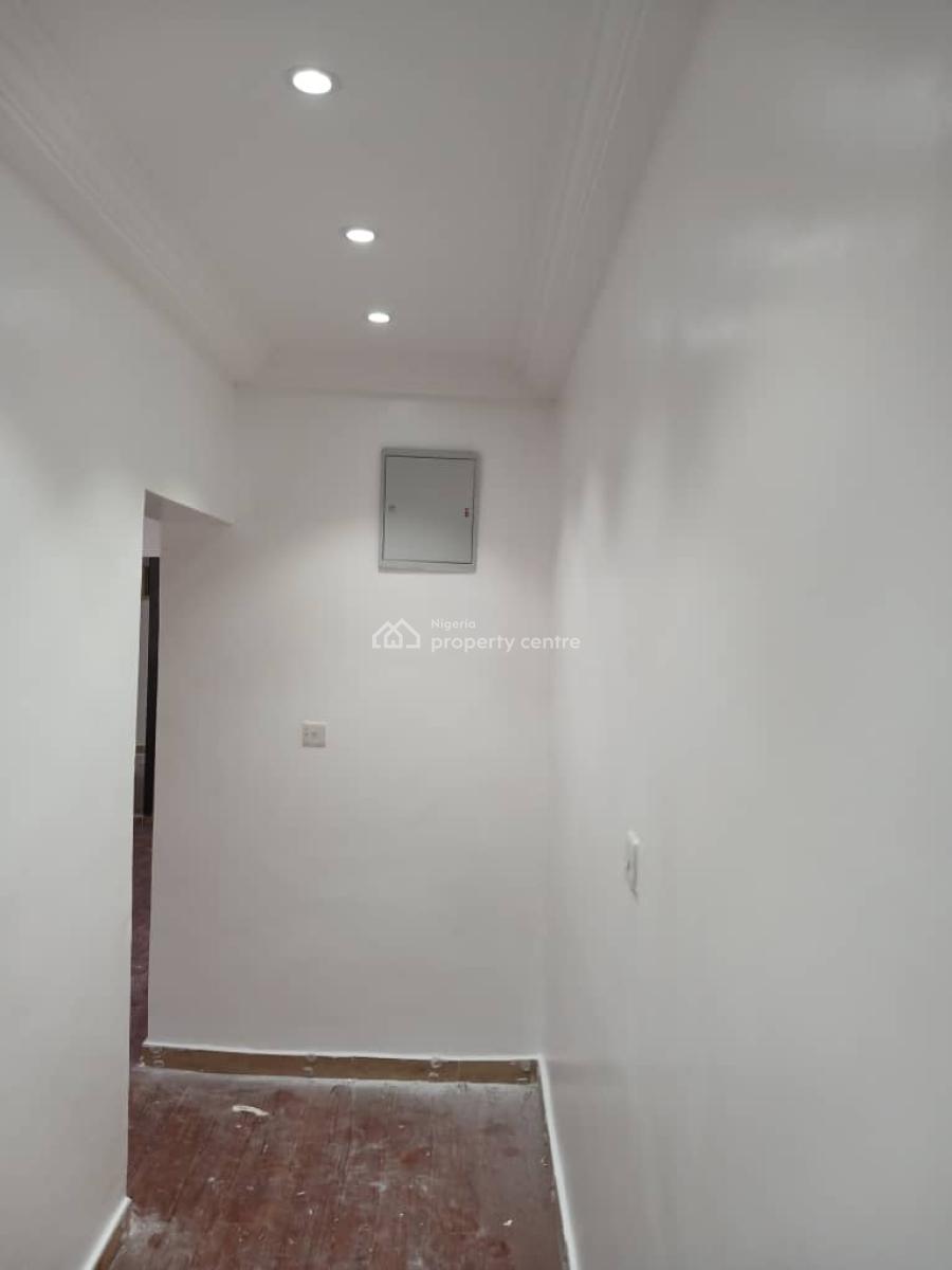 Well Renovated 4 Units of 2 Bedroom Apartments, Lekki Phase 1, Lekki, Lagos, Flat / Apartment for Rent