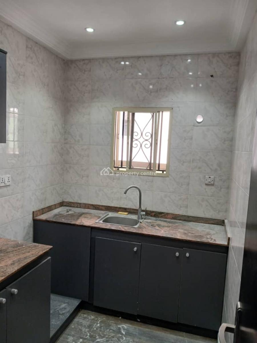 Well Renovated 4 Units of 2 Bedroom Apartments, Lekki Phase 1, Lekki, Lagos, Flat / Apartment for Rent