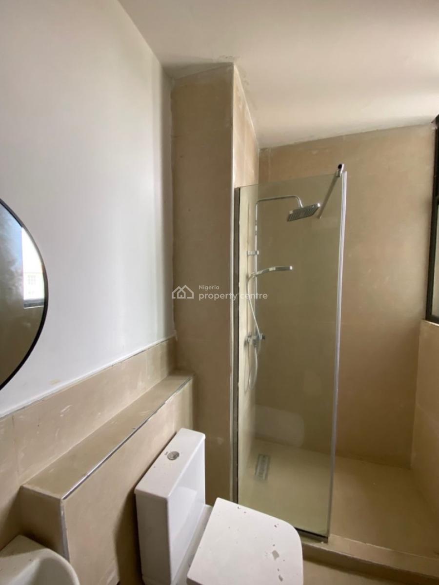 Well-finished and Spacious 3-bedroom Apartment + Bq, Lekki Phase 1, Lekki, Lagos, Flat / Apartment for Sale