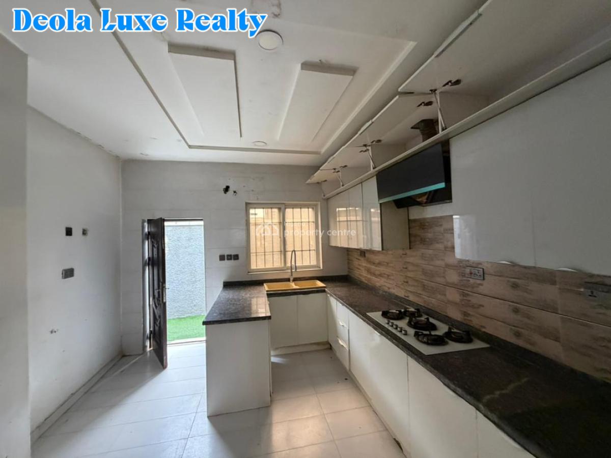 a Well Maintained 4 Bedroom Duplex in a Family Oriented Estate, Nike Art Gallery Road, Ikate, Lekki, Lagos, Semi-detached Duplex for Sale