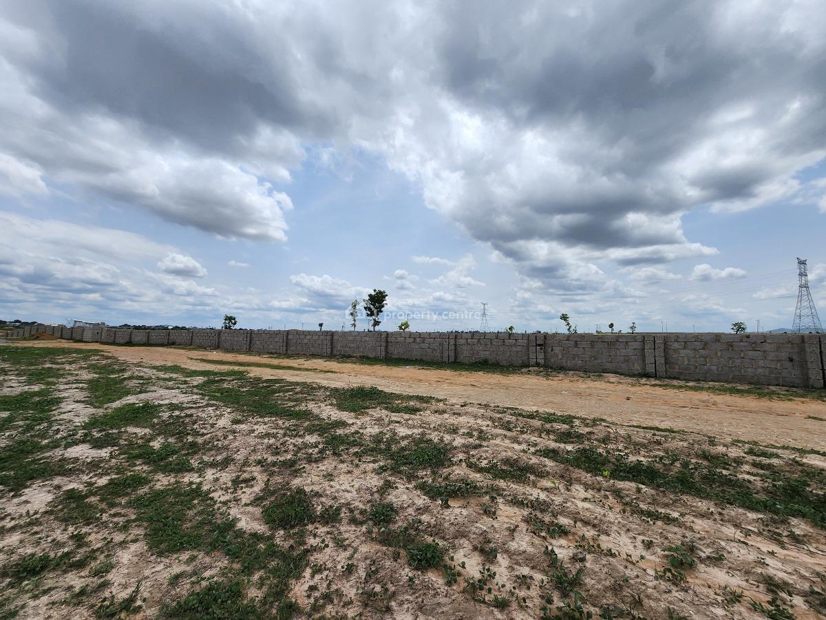 Strategically Located 9.33 Hectares of Premium Land at Gwagwalada, Behind Christ The King College, Gwagwalada, Abuja, Residential Land for Sale