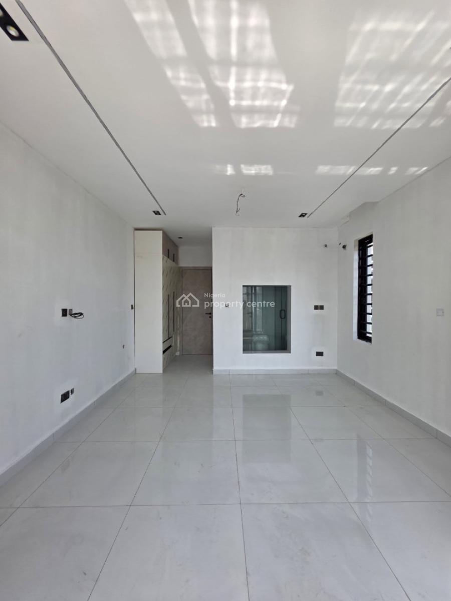 Lovely 2 Bedroom Apartment with Bq, Lekki Phase 1, Lekki Phase 1, Lekki, Lagos, Block of Flats for Sale