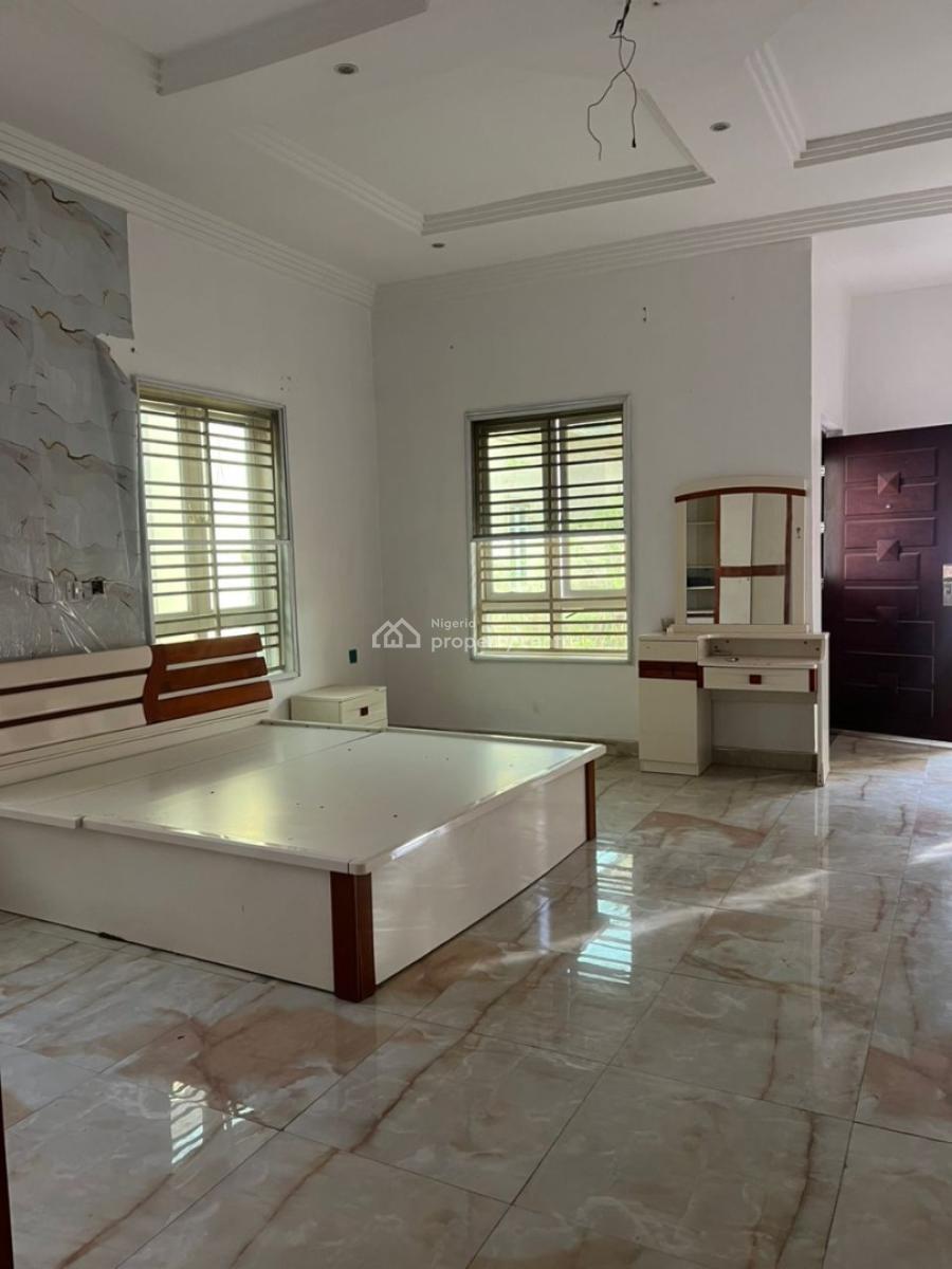 Fully Serviced and Massive Master Bedroom in a Gated Estate, Spg, Ologolo, Lekki, Lagos, Flat / Apartment for Rent
