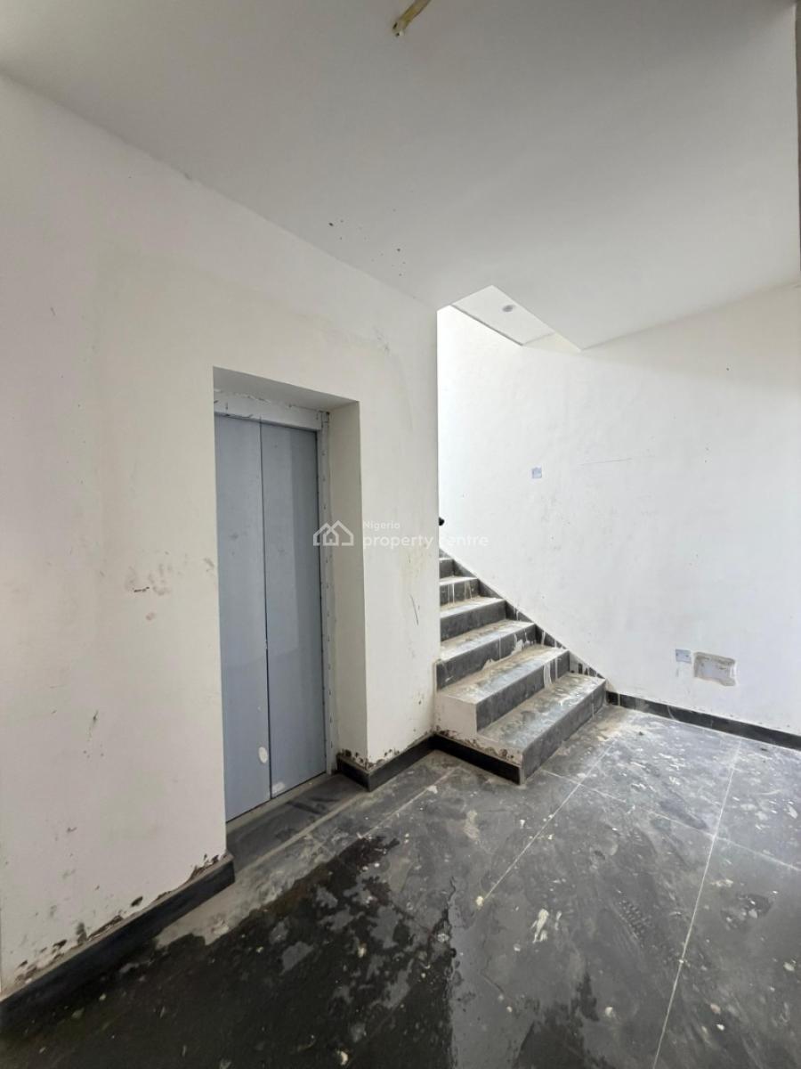 Spacious 2 Bedroom Apartment with Elevator Suitable for Investment, Lekki Phase One, Lekki, Lagos, Block of Flats for Sale