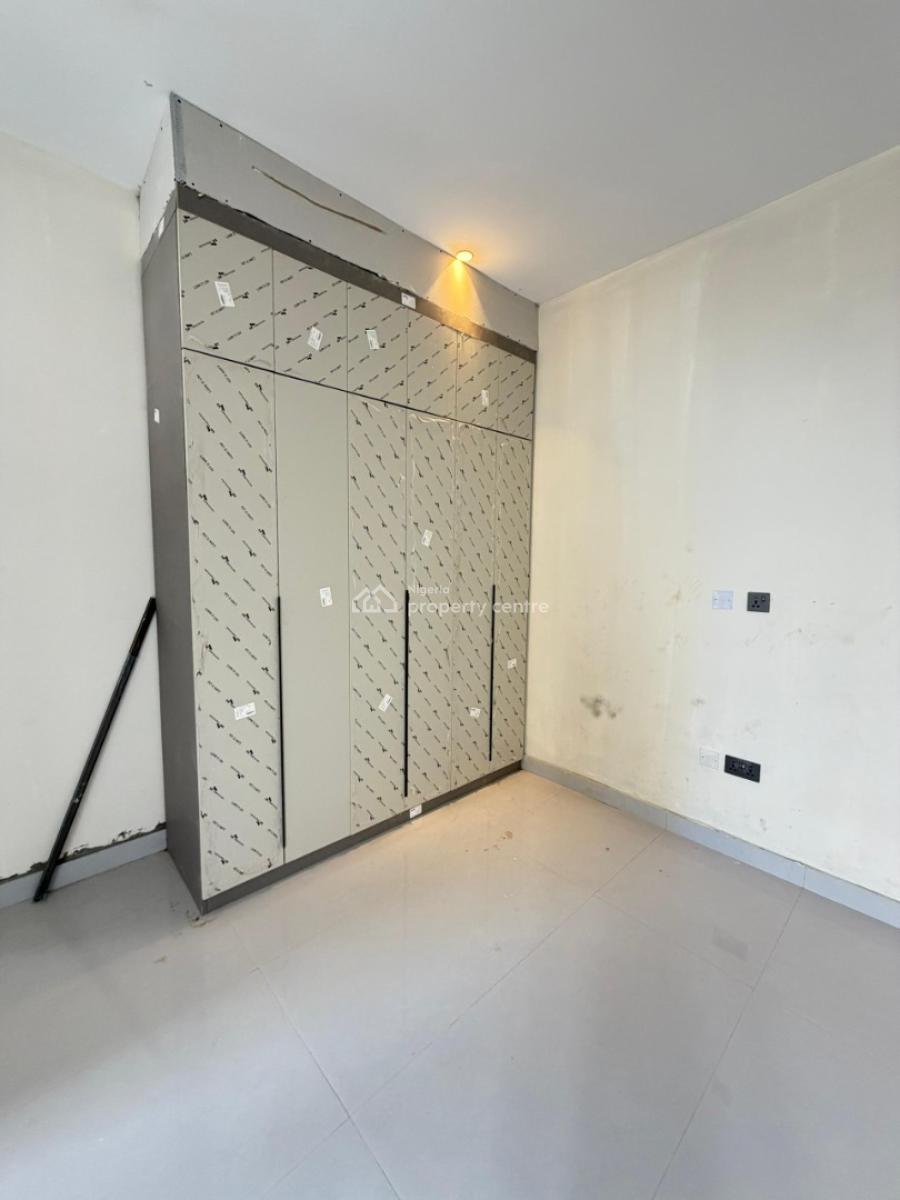 Spacious 2 Bedroom Apartment with Elevator Suitable for Investment, Lekki Phase One, Lekki, Lagos, Block of Flats for Sale