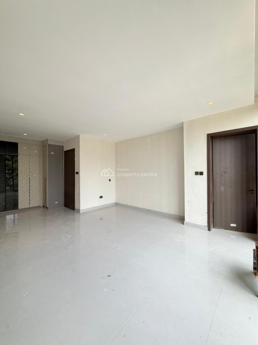 Spacious 2 Bedroom Apartment with Elevator Suitable for Investment, Lekki Phase One, Lekki, Lagos, Block of Flats for Sale