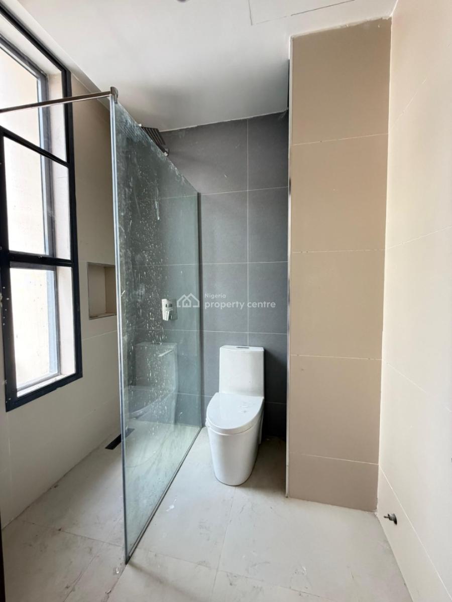Spacious 2 Bedroom Apartment with Elevator Suitable for Investment, Lekki Phase One, Lekki, Lagos, Block of Flats for Sale
