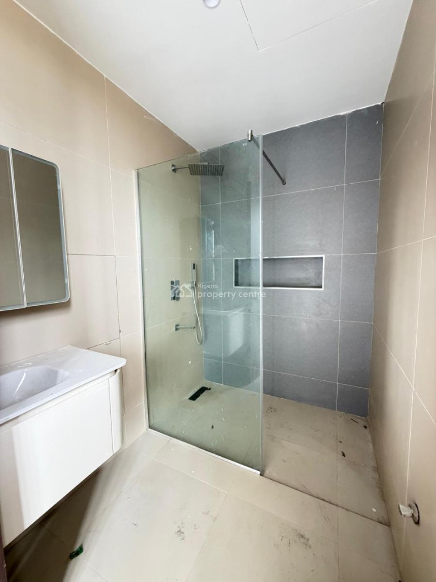 Spacious 2 Bedroom Apartment with Elevator Suitable for Investment, Lekki Phase One, Lekki, Lagos, Block of Flats for Sale