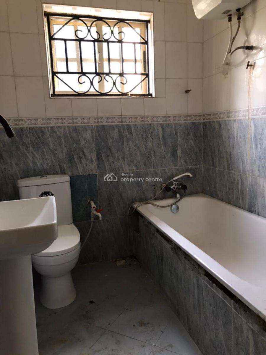 Standard Massively Spacious 3 Bedroom Apartment + Bq, Lekki Phase 1, Lekki, Lagos, Flat / Apartment for Rent