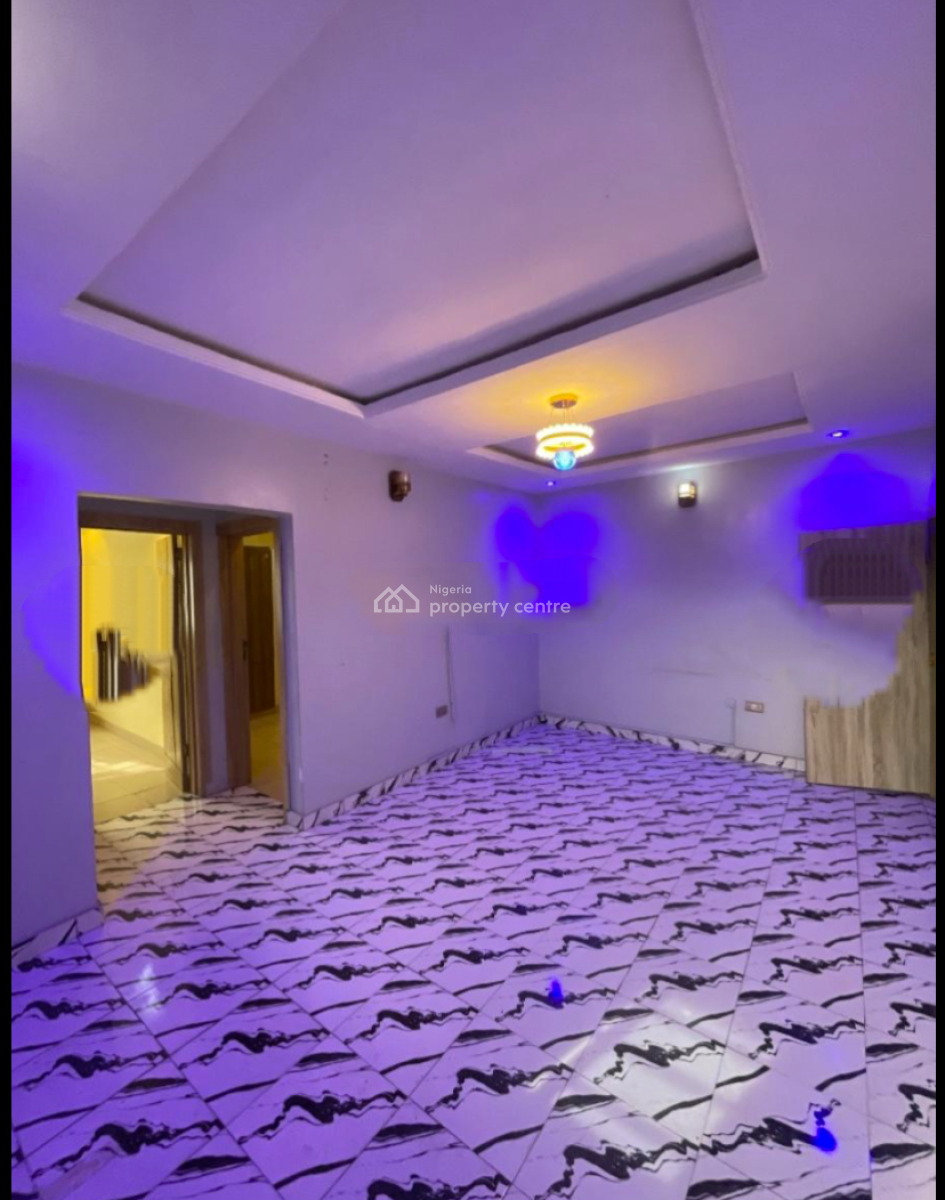 Decent & Spacious 3 Bedroom Apartment, Gbagada, Lagos, Flat / Apartment for Rent