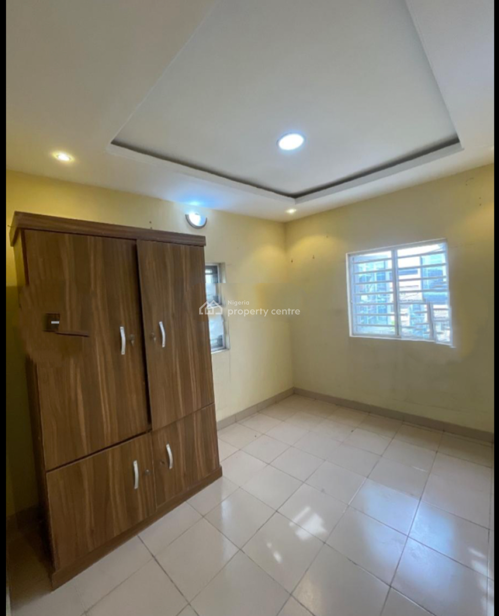 Decent & Spacious 3 Bedroom Apartment, Gbagada, Lagos, Flat / Apartment for Rent