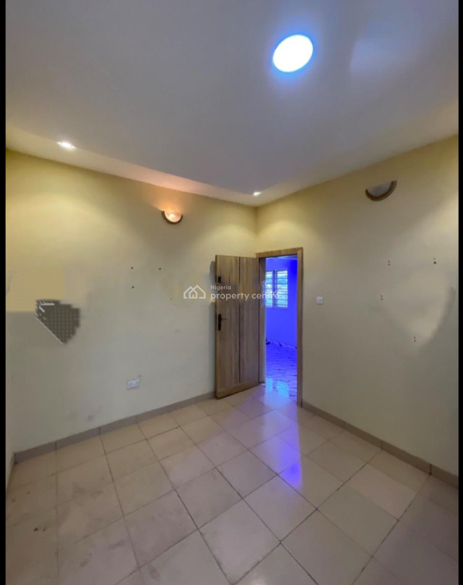 Decent & Spacious 3 Bedroom Apartment, Gbagada, Lagos, Flat / Apartment for Rent