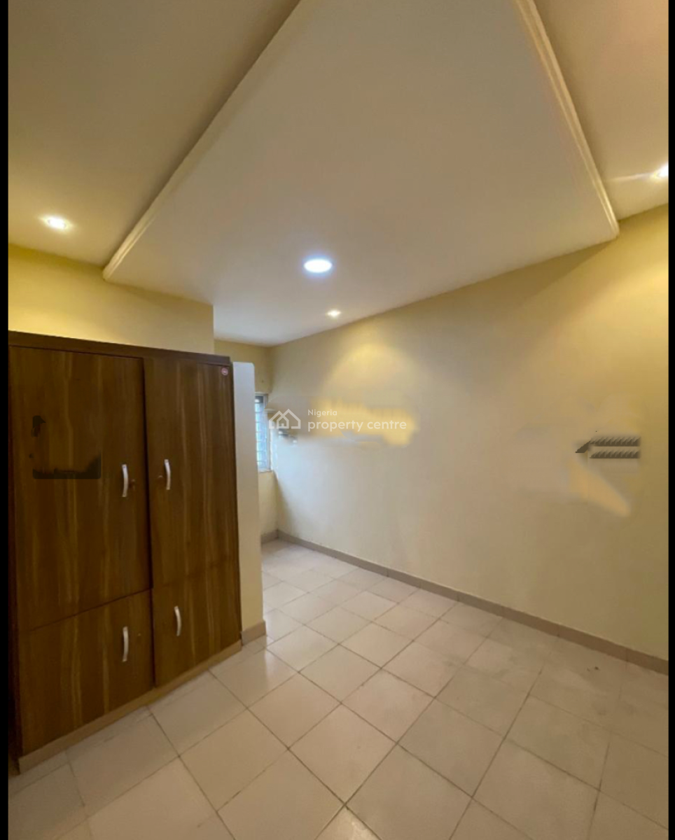 Decent & Spacious 3 Bedroom Apartment, Gbagada, Lagos, Flat / Apartment for Rent
