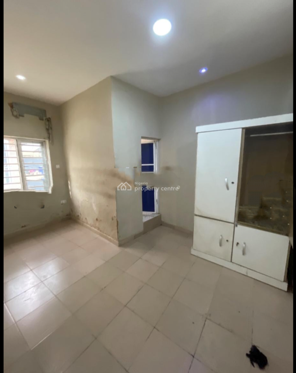 Decent & Spacious 3 Bedroom Apartment, Gbagada, Lagos, Flat / Apartment for Rent