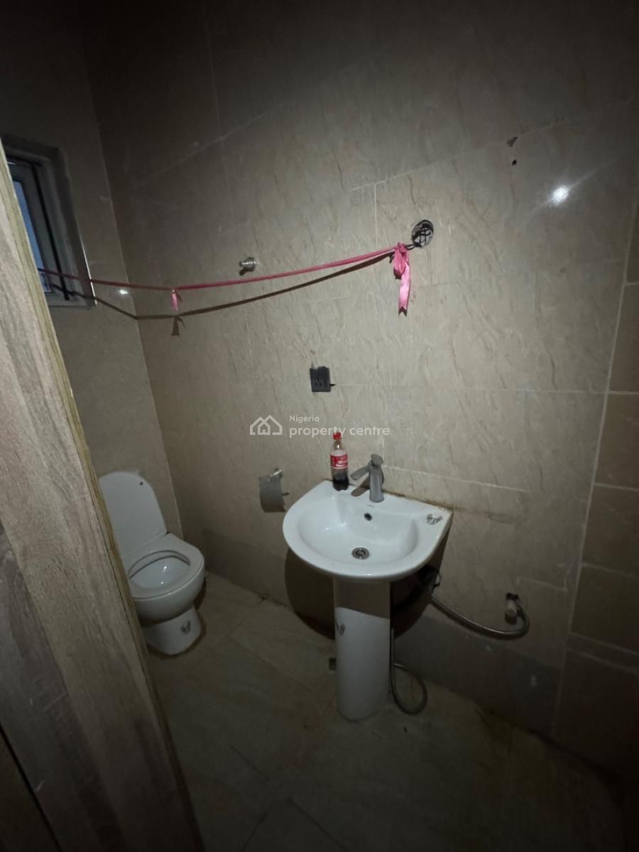 Spacious Boys Quarter Available for 700k Orchid, Orchid Road, Lekki, Lagos, Self Contain (single Rooms) for Rent