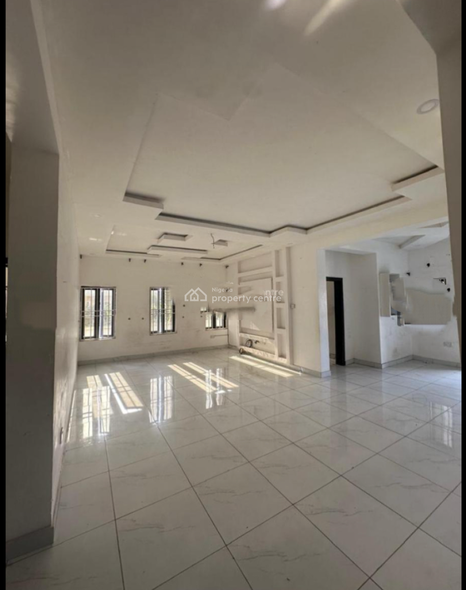 Relatively New 3 Bedrooms Apartment, Gbagada, Lagos, Flat / Apartment for Rent