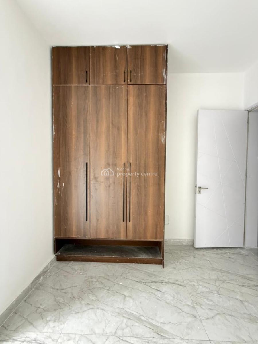 Standard 3 Bedroom Maisonette with Swimming Pool and Bq  in an Estate, Lekki Phase 1, Lekki, Lagos, Flat / Apartment for Sale