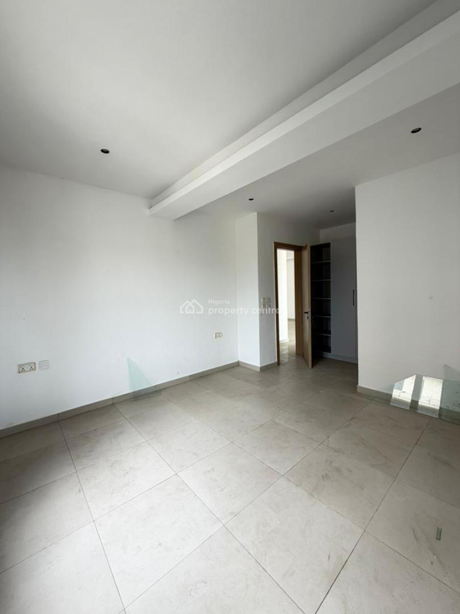 Well Built 3 Bedroom Apartment + Bq & Elevator Suitable for Investment, Lekki Phase 1, Lekki, Lagos, Flat / Apartment for Sale