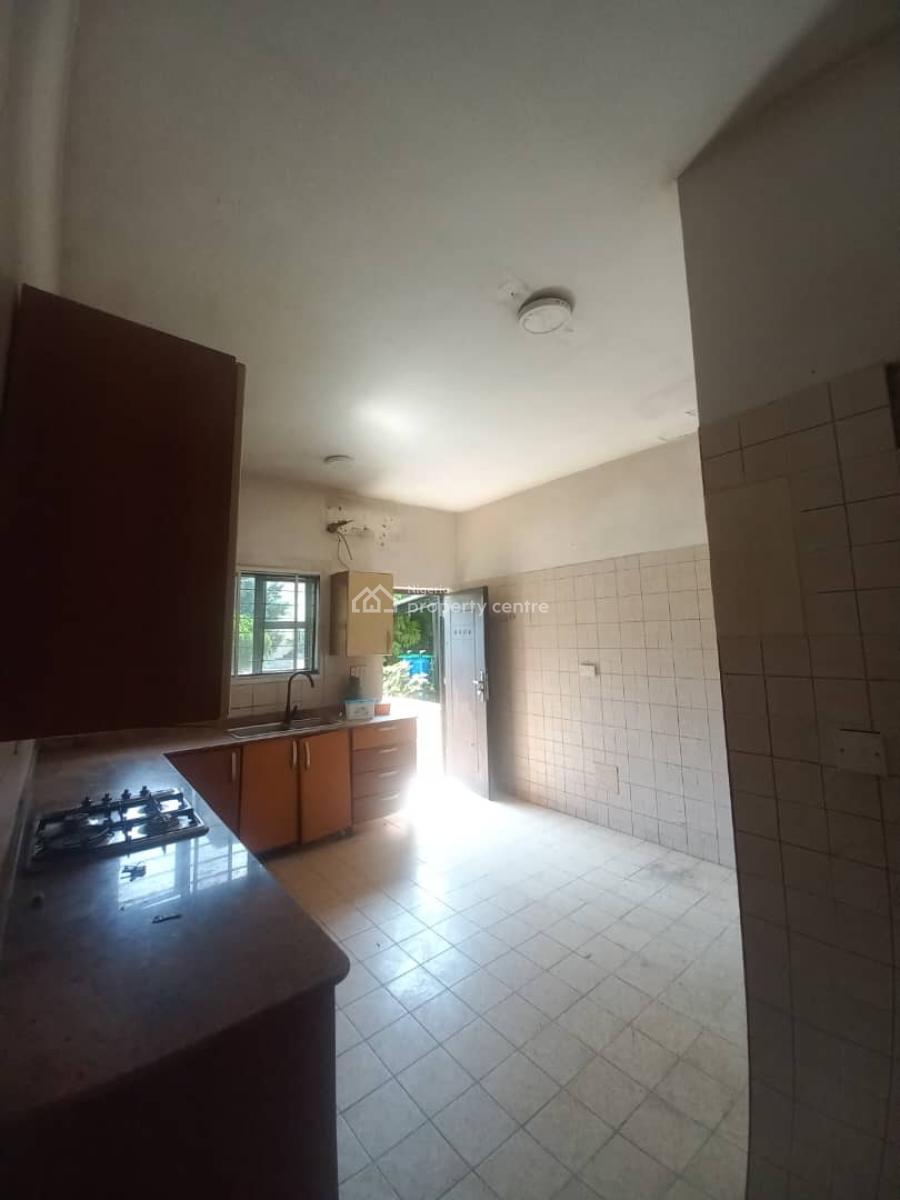 Water Front Fully Serviced 4 Bedroom Townhouse, Lekki Phase 1, Lekki, Lagos, Flat / Apartment for Rent