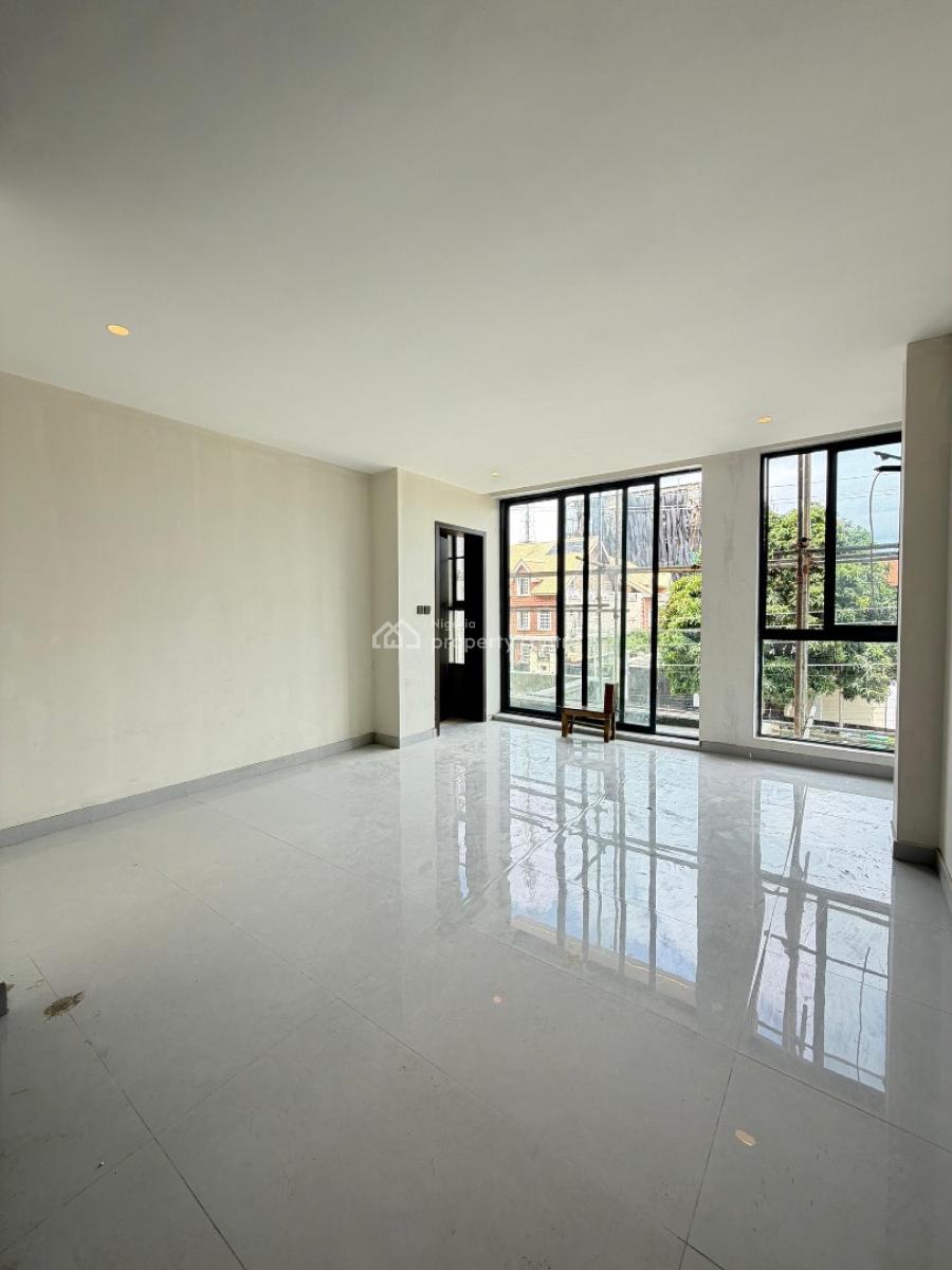 Luxury 2 Bedrooms Apartment with an Elevator, Lekki Phase 1, Lekki, Lagos, Flat / Apartment for Sale