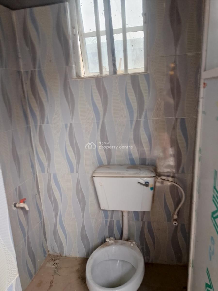 Luxury Bungalow, Igbogbo Estate, Igbogbo, Ikorodu, Lagos, Block of Flats for Sale