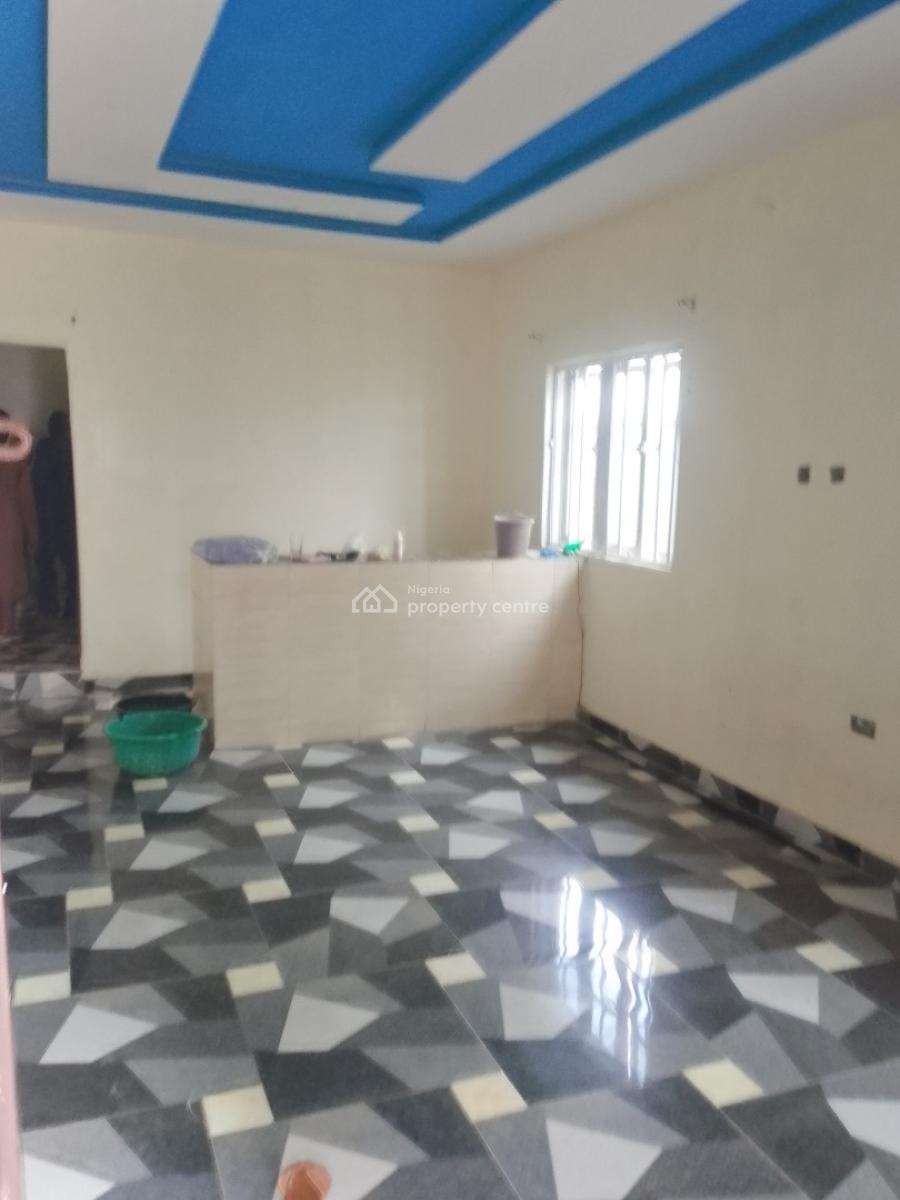 Luxury Bungalow, Igbogbo Estate, Igbogbo, Ikorodu, Lagos, Block of Flats for Sale