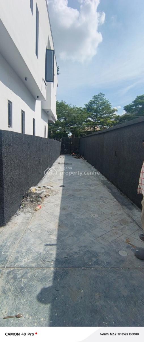 Brand New House for Commercial Use, Igbo Efon, Lekki, Lagos, Hotel / Guest House for Rent