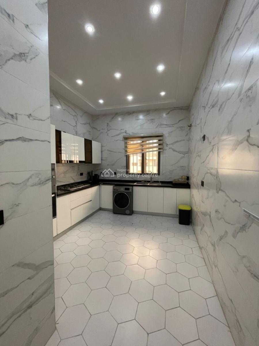 Super Luxurious Water Front 3bedroom Penthouse in a Secure Area,, Lekki Phase 1, Lekki, Lagos, Flat / Apartment for Rent