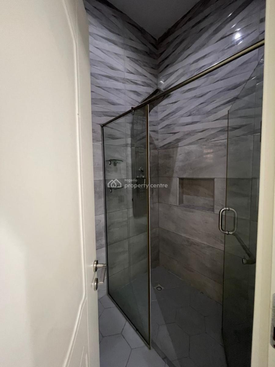 Super Luxurious Water Front 3bedroom Penthouse in a Secure Area,, Lekki Phase 1, Lekki, Lagos, Flat / Apartment for Rent