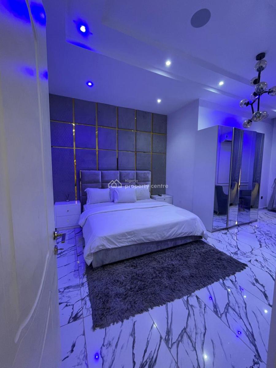 Super Luxurious Water Front 3bedroom Penthouse in a Secure Area,, Lekki Phase 1, Lekki, Lagos, Flat / Apartment for Rent