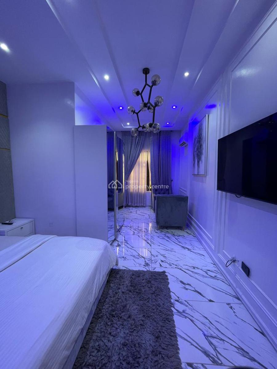 Super Luxurious Water Front 3bedroom Penthouse in a Secure Area,, Lekki Phase 1, Lekki, Lagos, Flat / Apartment for Rent