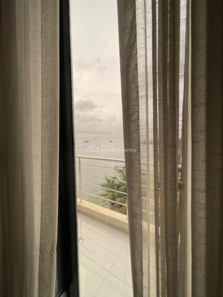 Super Luxurious Water Front 3bedroom Penthouse in a Secure Area,, Lekki Phase 1, Lekki, Lagos, Flat / Apartment for Rent
