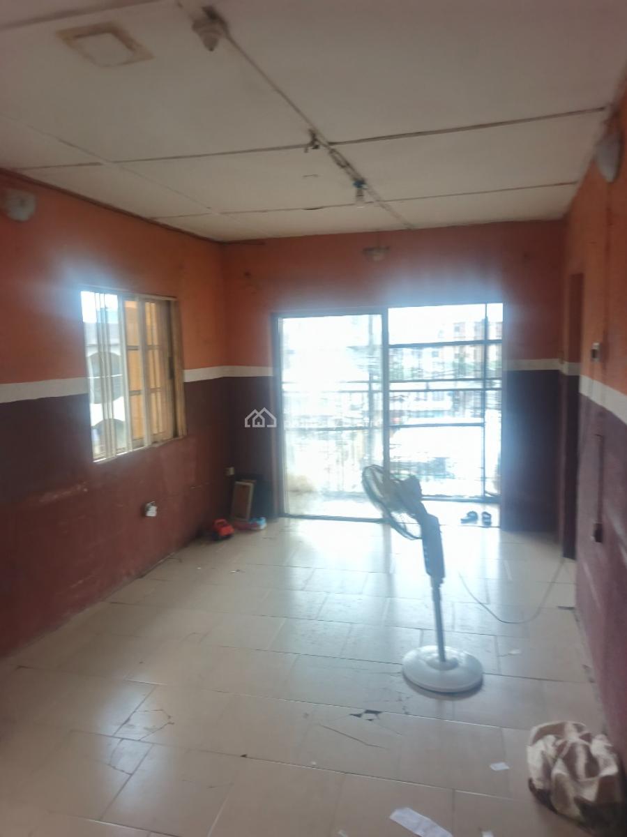 3 Bedroom Flat Upstairs, Agboola Street Off Branco Street, Mafoluku, Oshodi, Lagos, Flat / Apartment for Rent