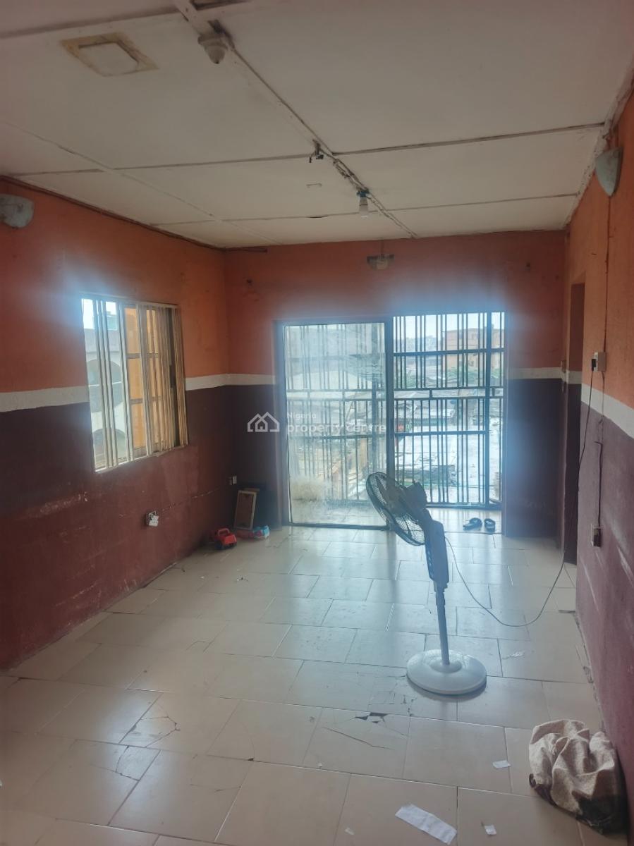 3 Bedroom Flat Upstairs, Agboola Street Off Branco Street, Mafoluku, Oshodi, Lagos, Flat / Apartment for Rent