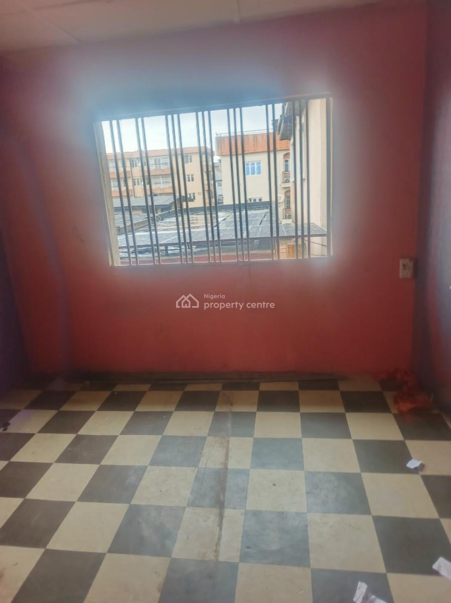 3 Bedroom Flat Upstairs, Agboola Street Off Branco Street, Mafoluku, Oshodi, Lagos, Flat / Apartment for Rent