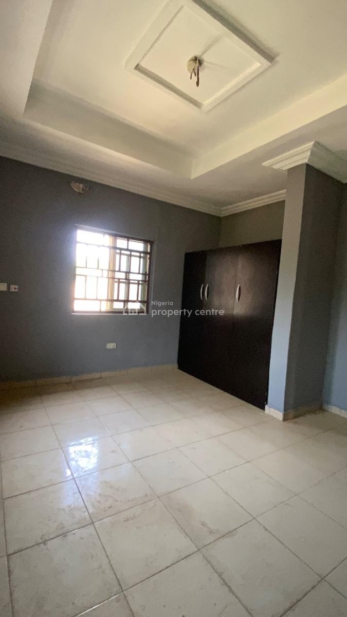 Neatly Renovated 2 Bedroom Flat, Dawaki, Gwarinpa, Abuja, Flat / Apartment for Rent
