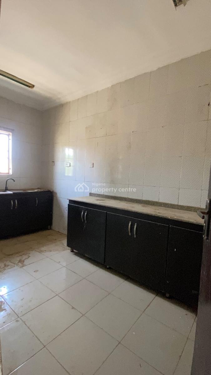 Neatly Renovated 2 Bedroom Flat, Dawaki, Gwarinpa, Abuja, Flat / Apartment for Rent