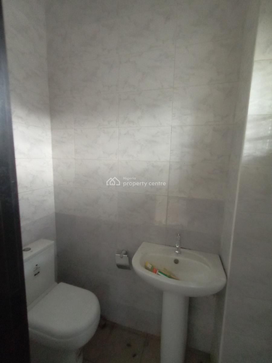 3 Bedroom Flat, Off Mobil Road, Ilaje, Ajah, Lagos, Flat / Apartment for Rent