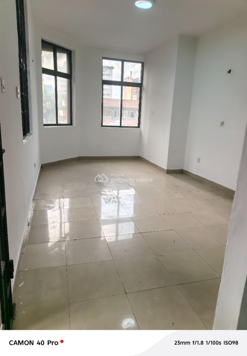 3 Bedroom Apartment, Adeoladeku Street, Victoria Island (vi), Lagos, Flat / Apartment for Rent