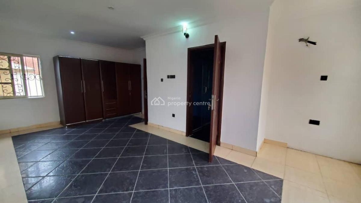 Tastefully Built Four Bedroom Terrace, Lekki Phase 1, Lekki, Lagos, Terraced Duplex for Rent