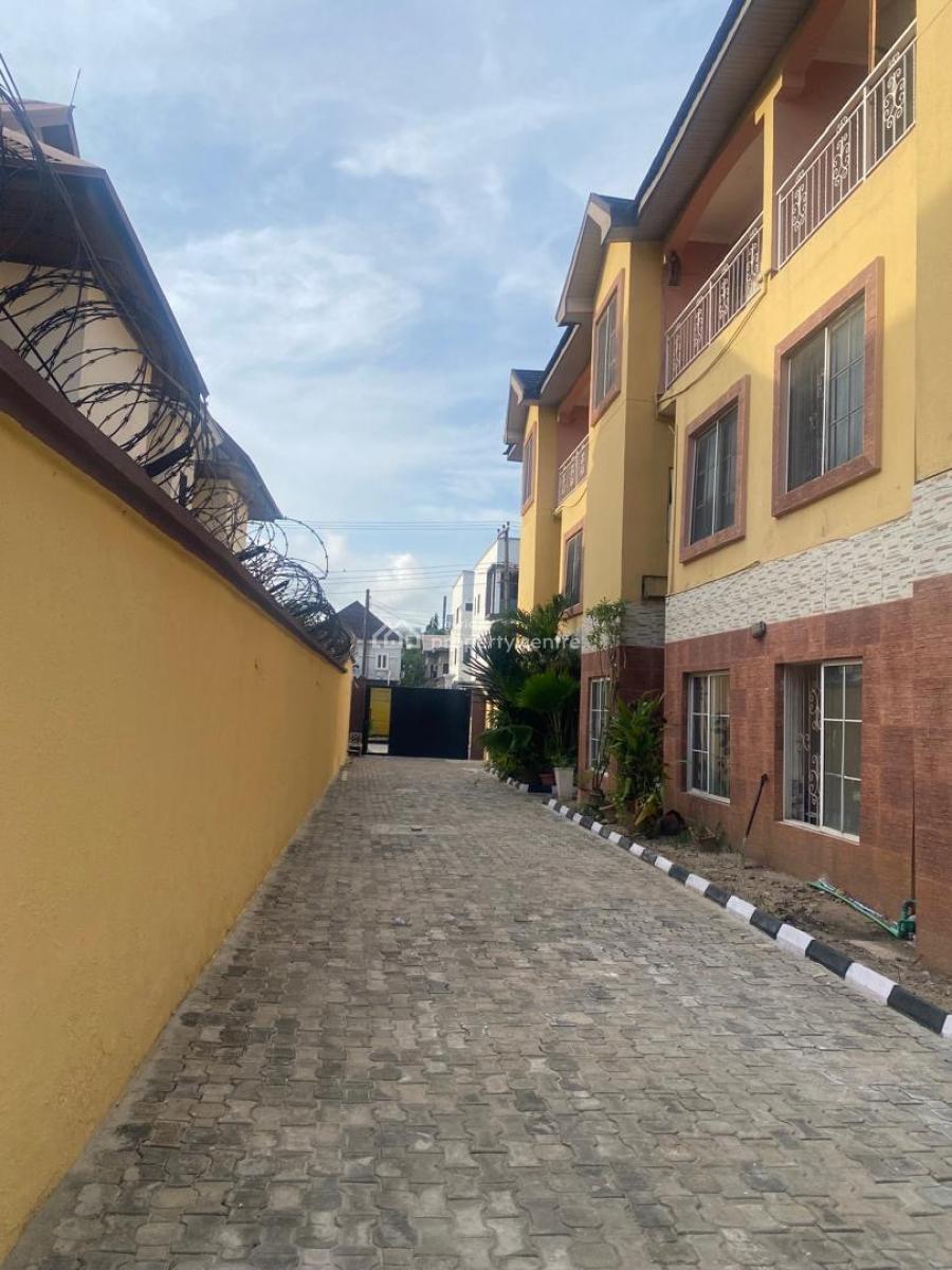 Tastefully Built Four Bedroom Terrace, Lekki Phase 1, Lekki, Lagos, Terraced Duplex for Rent