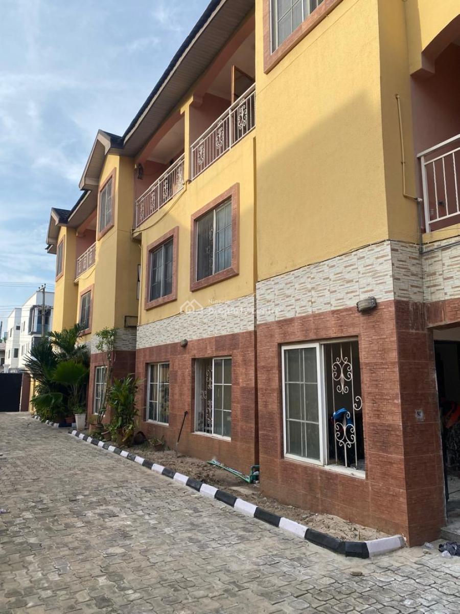 Tastefully Built Four Bedroom Terrace, Lekki Phase 1, Lekki, Lagos, Terraced Duplex for Rent