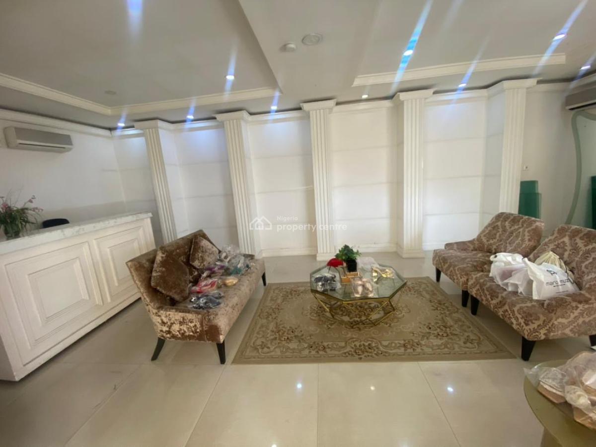 Commercial 2 Bedroom Bungalow, Off Fola Osibo, Lekki Phase 1, Lekki, Lagos, Flat / Apartment for Rent