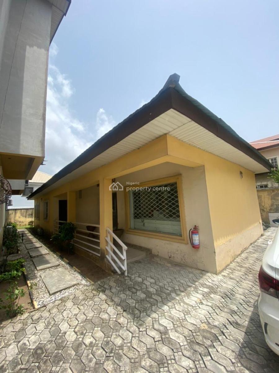 Commercial 2 Bedroom Bungalow, Off Fola Osibo, Lekki Phase 1, Lekki, Lagos, Flat / Apartment for Rent