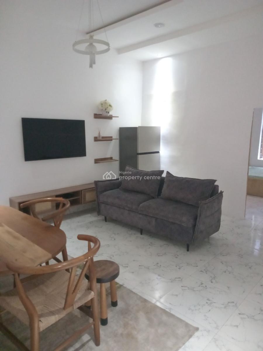 Fully Furnished Miniflat Wit 24hrs Light, Inverter,pool & Gym,internet, Royal Pine Estate, Gate 3 Orchid Road, Lekki, Lagos, Mini Flat (room and Parlour) for Rent