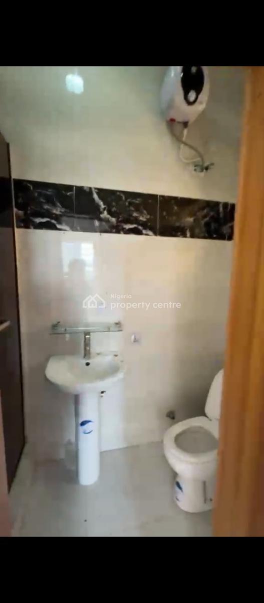 Miniflat Upstairs with Personal Meter Also Comes with Visitors Toilet, Orchid Road Before The Roundabout Lekki, Lekki, Lagos, Mini Flat (room and Parlour) for Rent