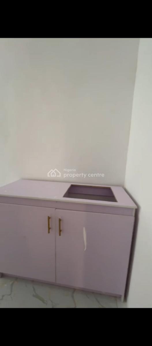 Miniflat Upstairs with Personal Meter Also Comes with Visitors Toilet, Orchid Road Before The Roundabout Lekki, Lekki, Lagos, Mini Flat (room and Parlour) for Rent