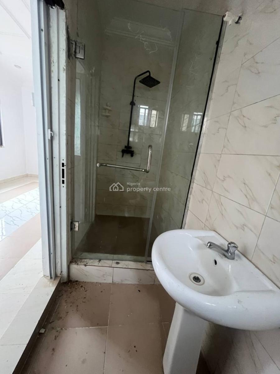 Two Bedroom Apartment, Lekki Phase 1, Lekki, Lagos, Flat / Apartment for Rent