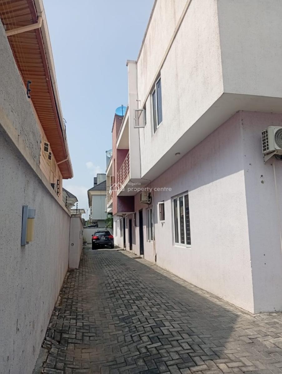 Well Maintained 4 Units of 3 Bedroom Apartment, Lekki Right Hand Side, Lekki Phase 1, Lekki, Lagos, Flat / Apartment for Sale
