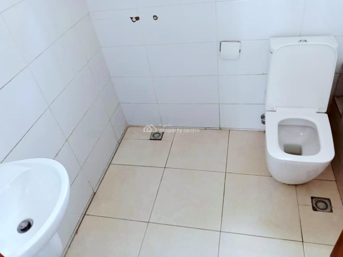 Spacious 3 Bedroom Flat Available, Lekki Phase 1, Lekki, Lagos, Flat / Apartment for Rent